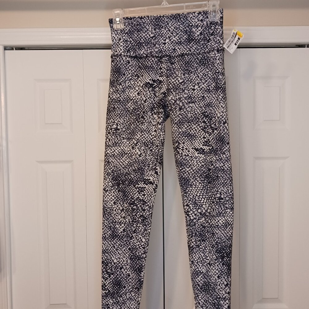 #343 3/$18 - Black/Gray Leggings Size XS